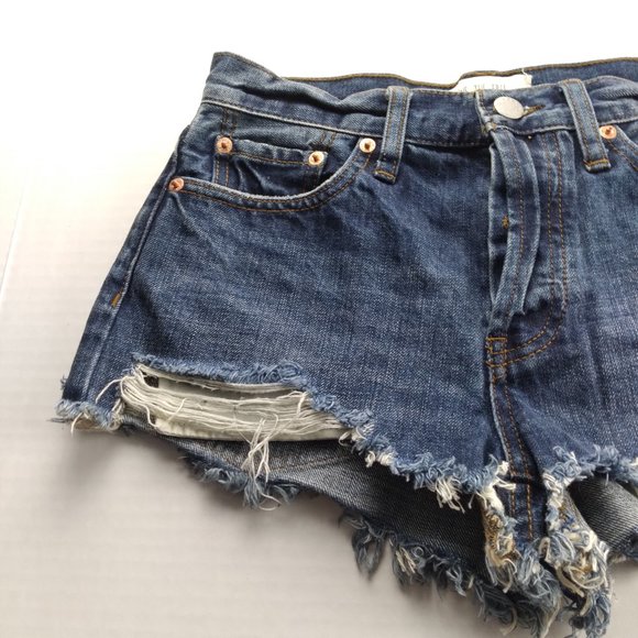 WE THE FREE Womens Denim Cutoff Shorts Size 25 Dark Wash Crochet Button Fly - Picture 2 of 7
